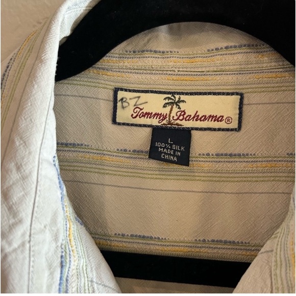 Tommy Bahama 100% silk khaki with blue and yellow stripes-short sleeve s… - Picture 4 of 6